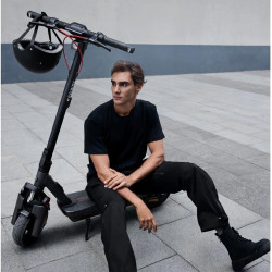 Elektrická koloběžka Segway Ninebot MAX G3 E 700W 48V 12,8Ah